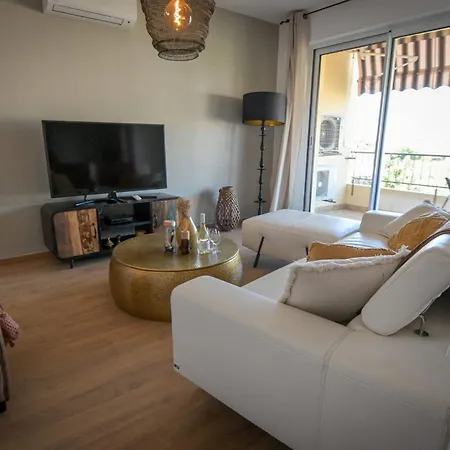 Mariella - Spacious Terrace Panoramic View Apartment